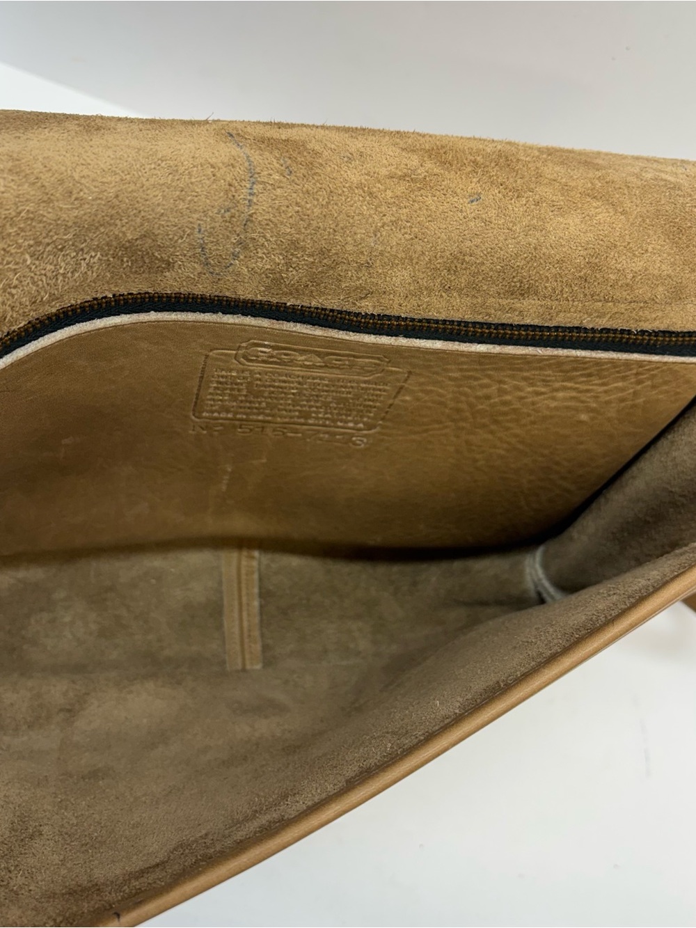 Vtg 70’s NYC Coach Tan Leather Crossbody Bag w/ Classic Turn Key Hardware Read - Picture 12 of 16